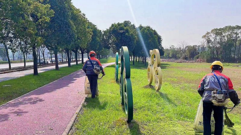 以下是一些在成都地区具有良好口碑的绿化修剪公司，供您参考：
